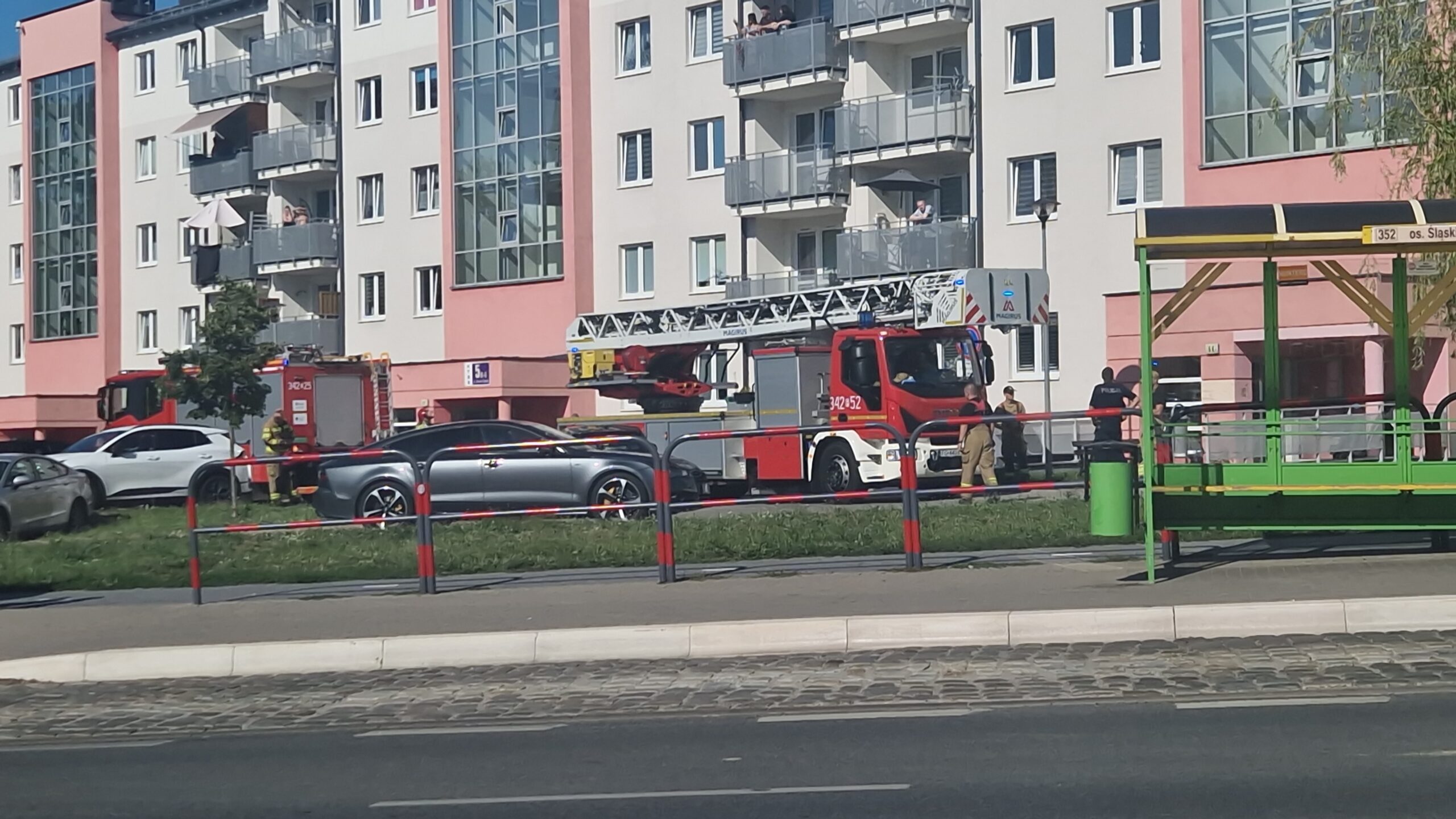 Akcja policji i straży pożarnej na Osiedlu Śląskim