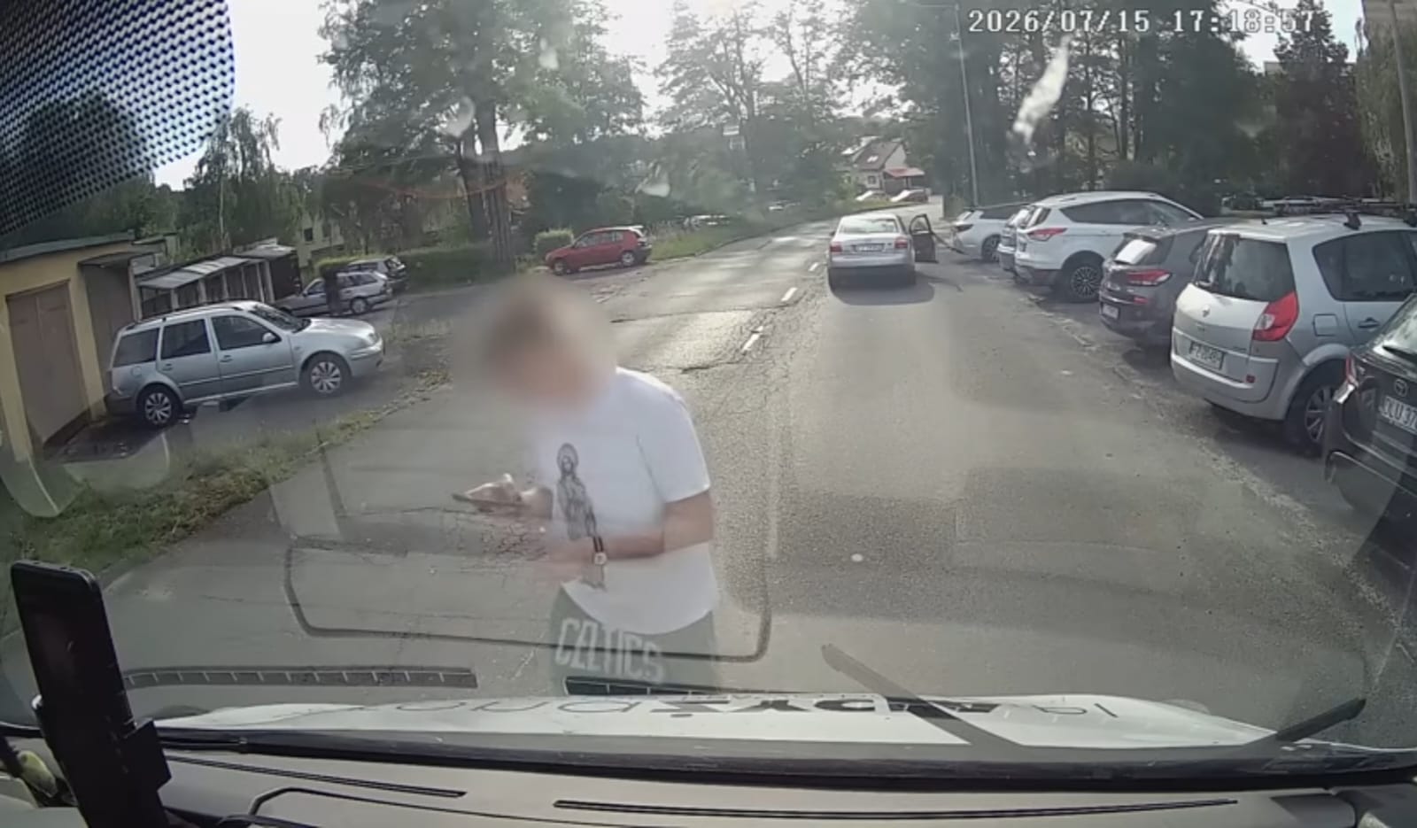 Atak na samochód organizacji pro-life. Sprawą zajęła się policja. „Ustalamy i sprawdzamy”